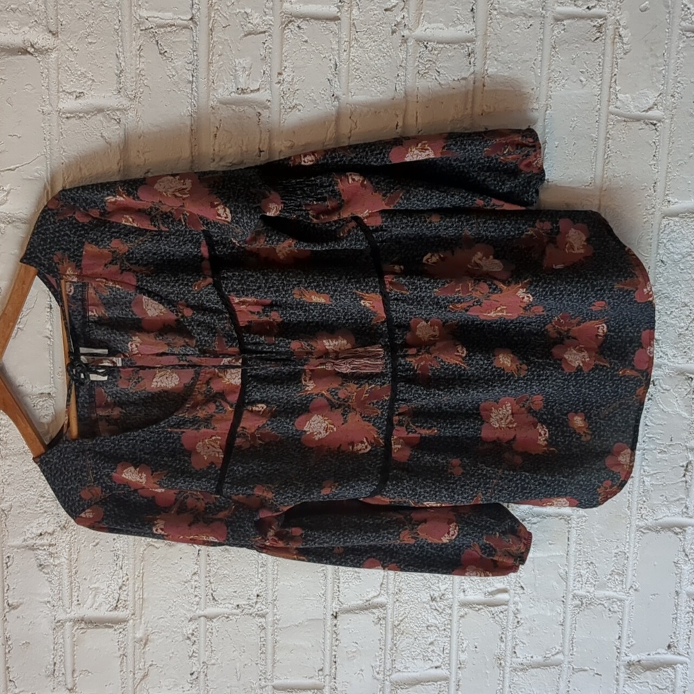 Know Rose Balloon Sleeve Rose and Black Blouse